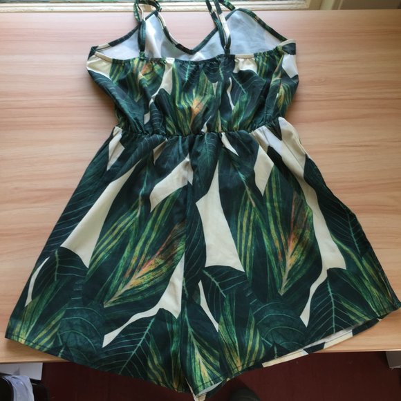 Shein Banana Leaf Print Romper Size XS - Picture 4 of 9
